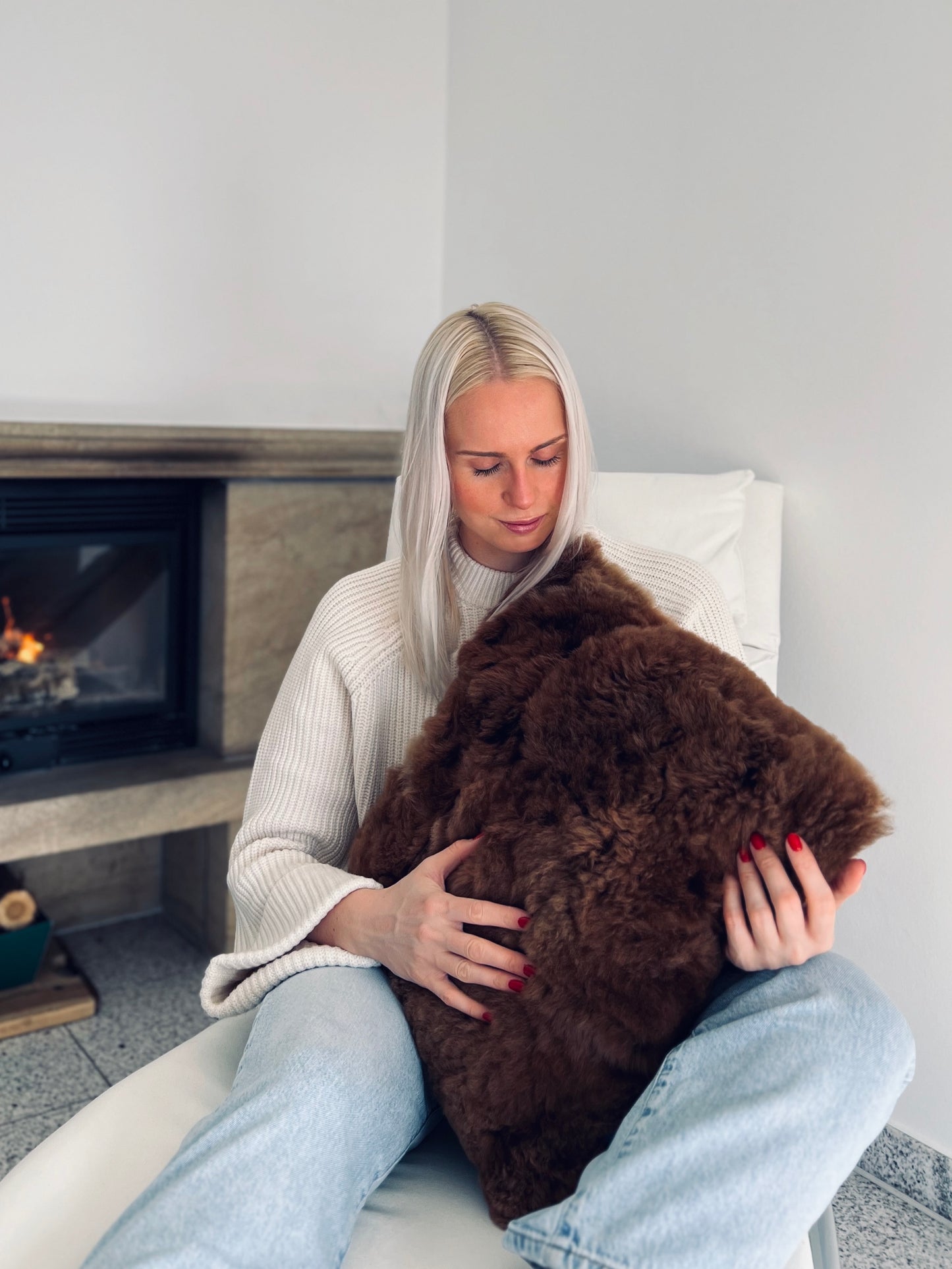 Cushion 100% baby alpaca fur brown